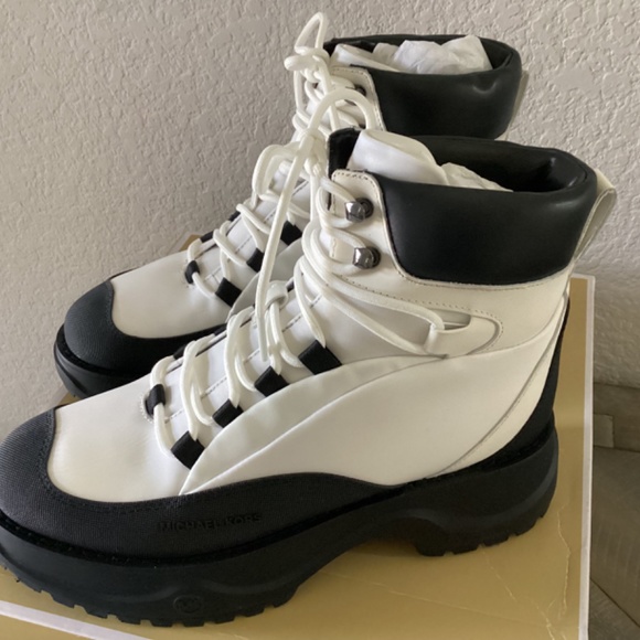 MICHAEL MICHAEL KORS Women's Dupree Ankle Hiker Booties, size 7.5 - Picture 4 of 13